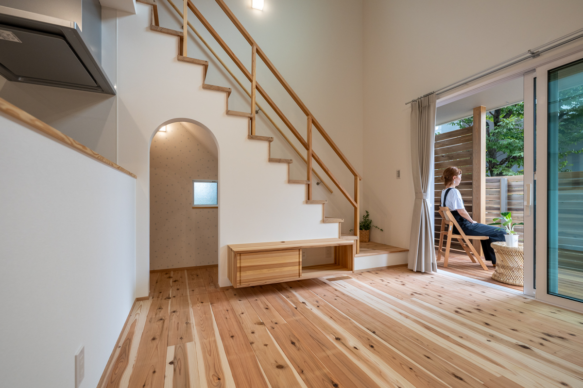 開放感たっぷりの空間とサステナブルな優しい素材に包まれる家